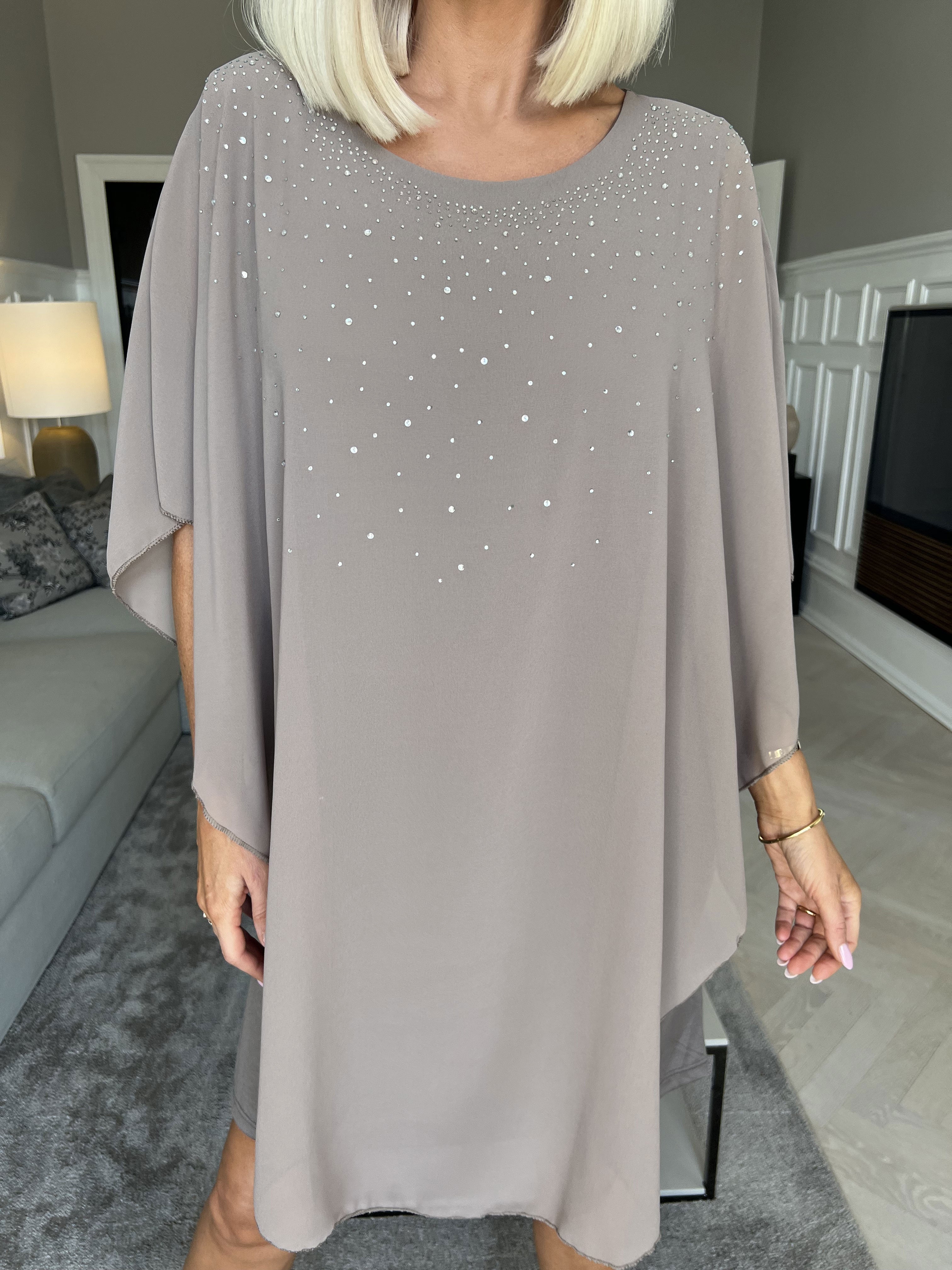 Kenya Crystal - Tunikakjole med chiffonlag og similisten